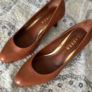 NWOT Beautiful Lauren Ralph Lauren Honey Brown Pumps Sz 6, Never Worn, 2” Heel